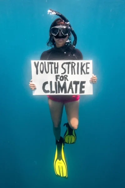 Shaama Sandooyea lors de la première manifestation sous-marine du monde.